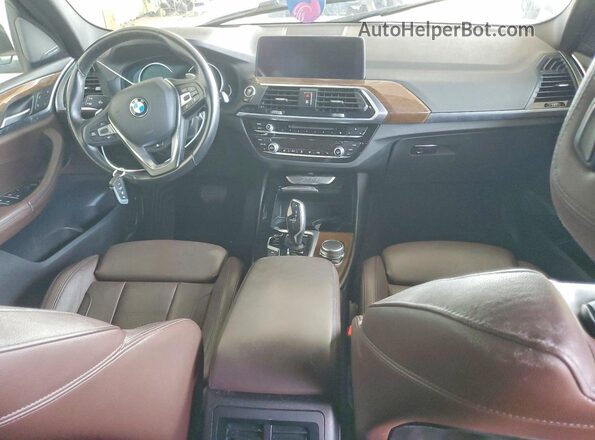 5UXTR9C50JLC77232 2018 BMW X3 White Առջևի վահանակի տեսք