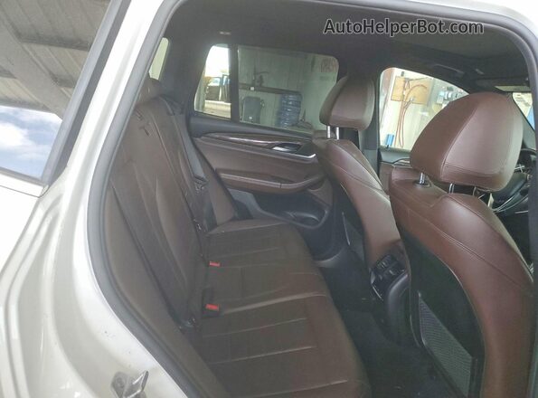 5UXTR9C50JLC77232 2018 BMW X3 White Սալոնի հետևի տեսք