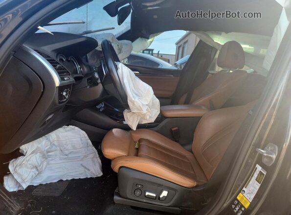 5UXTR9C50JLC82558 2018 BMW X3 Black წინა სალონის ხედი