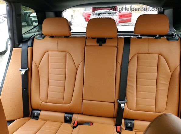 5UXTR9C50KLE14784 2019 BMW X3 White Widok tylnych siedzeń