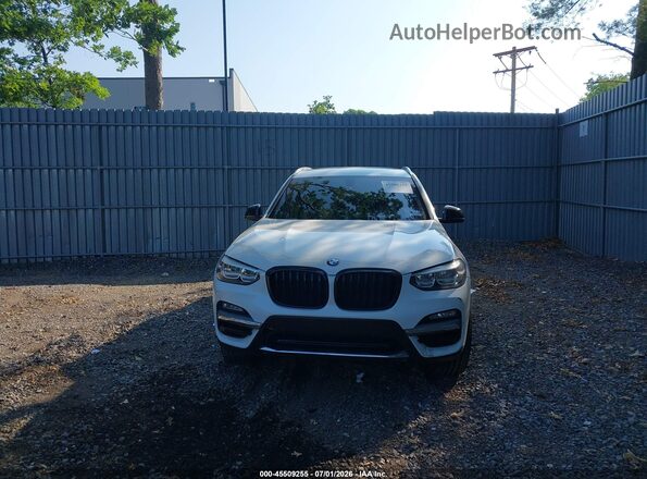 5UXTR9C51JLC69415 2018 BMW X3 White Սարքավորումների վահանակի տեսք