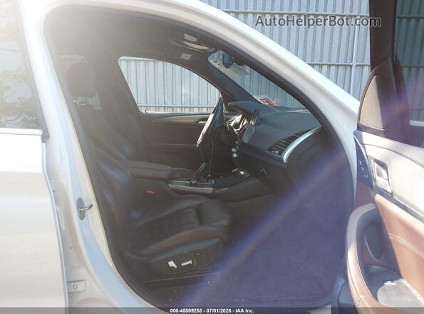 5UXTR9C51JLC69415 2018 BMW X3 White Սալոնի դիմացի տեսք