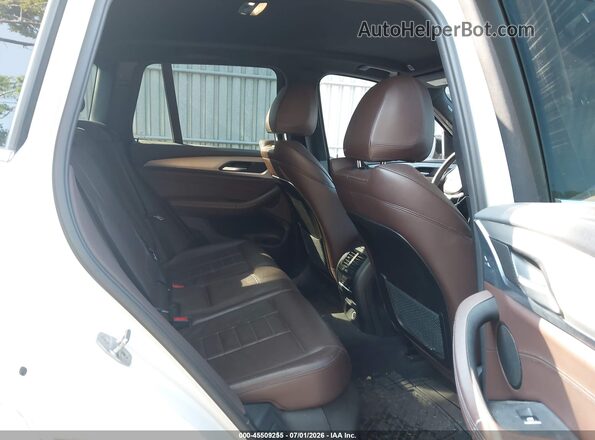 5UXTR9C51JLC69415 2018 BMW X3 White VIN կոդի պիտակի տեսք