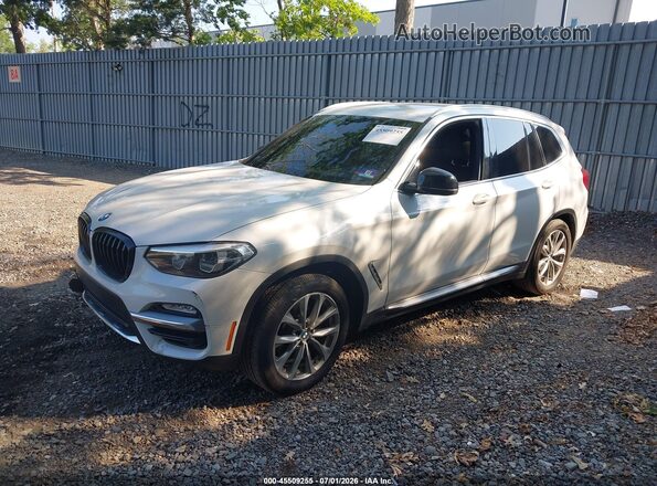 5UXTR9C51JLC69415 2018 BMW X3 White Առջևի ձախ երեք քառորդ տեսարան