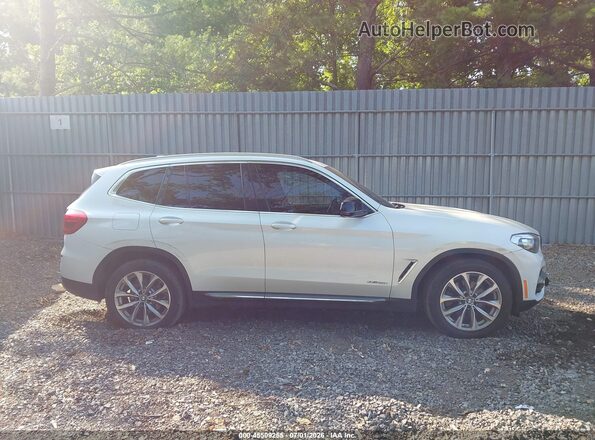 5UXTR9C51JLC69415 2018 BMW X3 White Սալոնի հետևի տեսք