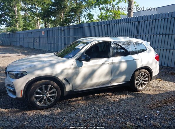5UXTR9C51JLC69415 2018 BMW X3 White Սալոնի 360 աստիճան տեսք