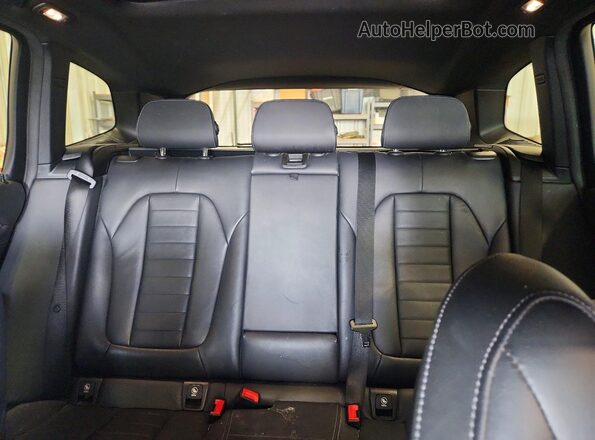 5UXTR9C51JLD66419 2018 BMW X3 White Vista de los asientos traseros