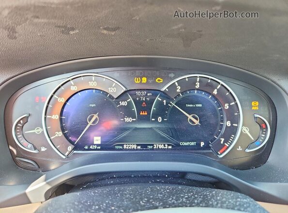 5UXTR9C52JLC72775 2018 BMW X3 White Вид щитка приладів