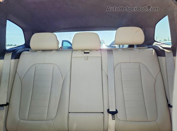 5UXTR9C52JLC72775 2018 BMW X3 White Вид задніх сидінь