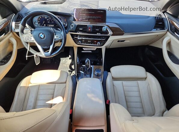 5UXTR9C52JLC72775 2018 BMW X3 White Вид панелі приладів