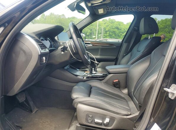 5UXTR9C52JLC73733 2018 BMW X3 Черный Вид салона спереди