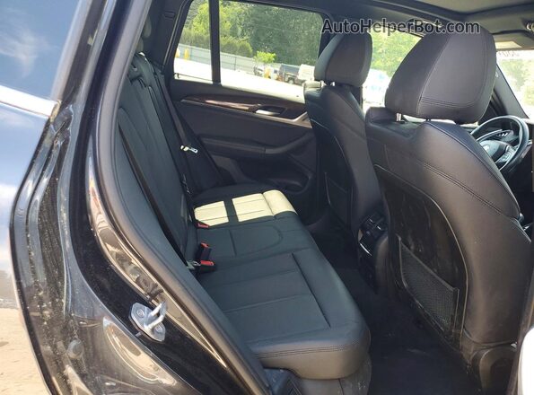 5UXTR9C52JLD57809 2018 BMW X3 Charcoal Widok wnętrza z tyłu