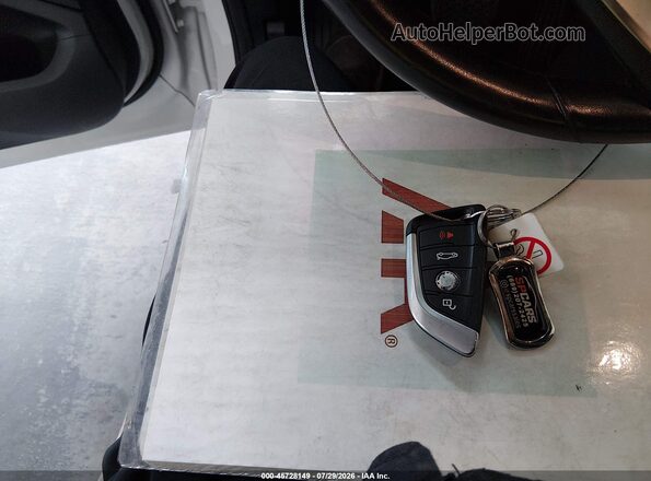 5UXTR9C52KLE12969 2019 BMW X3 White Widok deski rozdzielczej