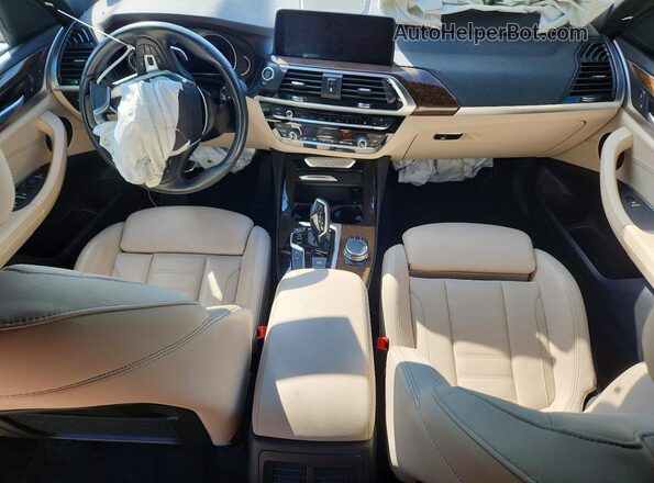 5UXTR9C52KLP89346 2019 BMW X3 White Vista del salpicadero