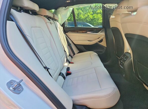 5UXTR9C52KLP89346 2019 BMW X3 White Vista interior trasera