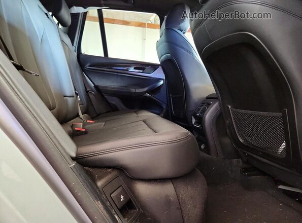 5UXTR9C53KLD99066 2019 BMW X3 Silver Vista interior trasera