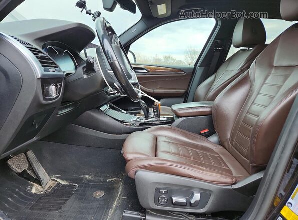 5UXTR9C54JLC69909 2018 BMW X3 Black Вид салону спереду