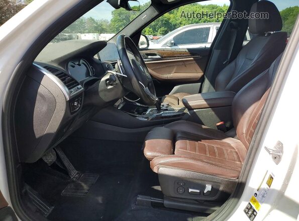 5UXTR9C54JLD66303 2018 BMW X3 Белый Вид салона спереди