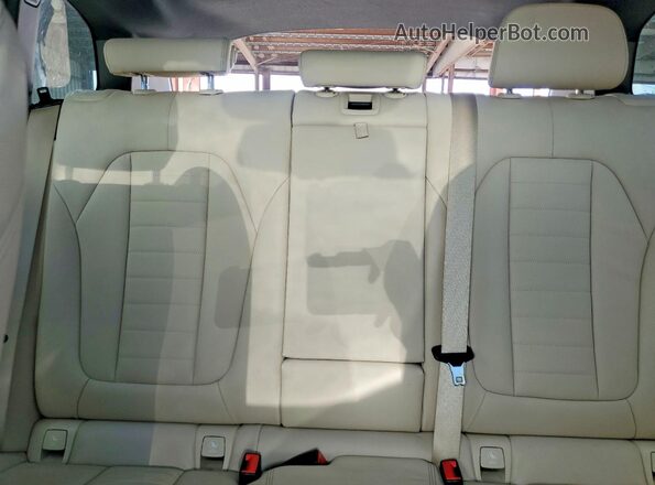 5UXTR9C54KLD98072 2019 BMW X3 White Vista de los asientos traseros