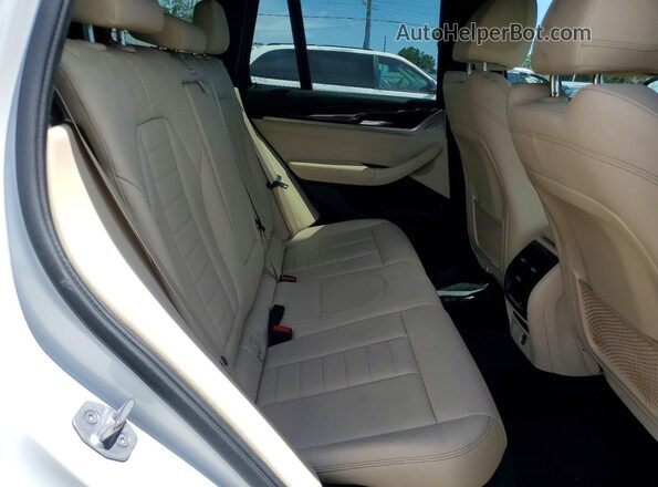 5UXTR9C54KLD98072 2019 BMW X3 White Vista interior trasera