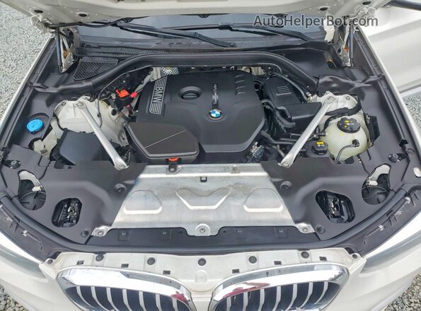 5UXTR9C55JLC76920 2018 BMW X3 White Вид підкапотного простору