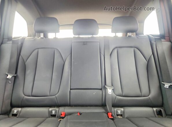 5UXTR9C55KLP92032 2019 BMW X3 Blue Vista de los asientos traseros