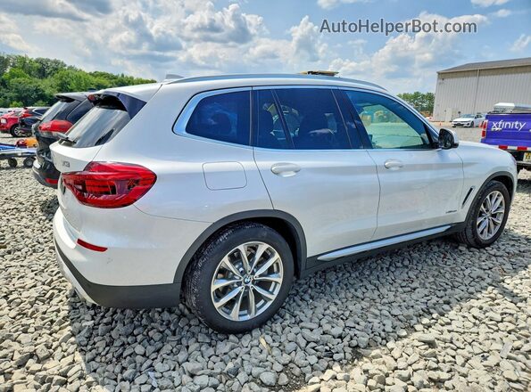 5UXTR9C56JLC76649 2018 BMW X3 White Задня права чверть
