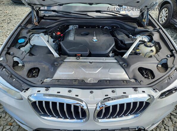 5UXTR9C56JLC76649 2018 BMW X3 White Вид підкапотного простору