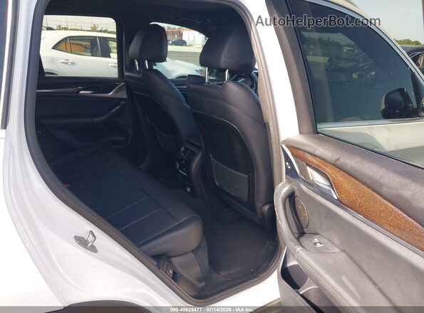 5UXTR9C56JLD66626 2018 BMW X3 White Widok naklejki z numerem VIN