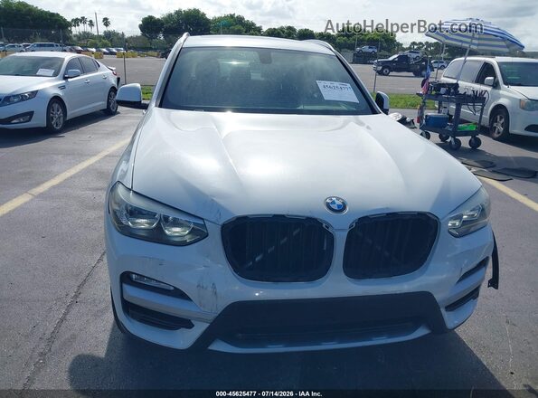 5UXTR9C56JLD66626 2018 BMW X3 White Widok wnętrza z tyłu