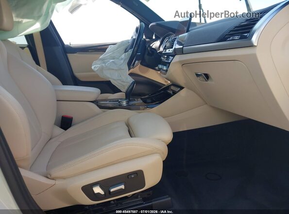 5UXTR9C56KLE12974 2019 BMW X3 White Vista interior delantera