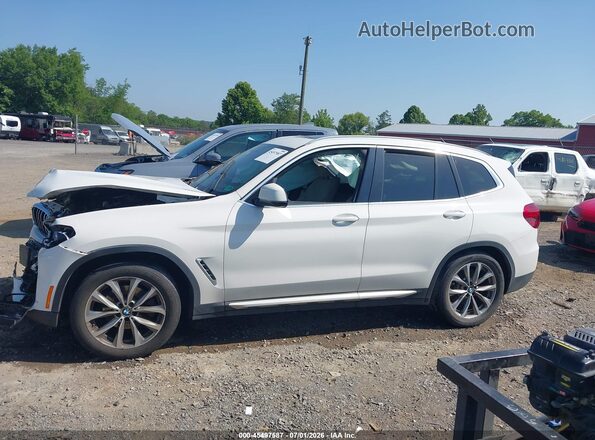 5UXTR9C56KLE12974 2019 BMW X3 White Vista interior trasera
