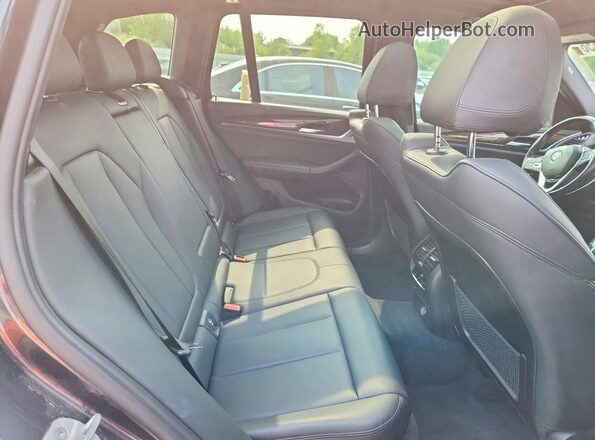 5UXTR9C57KLD98616 2019 BMW X3 Gray Vista interior trasera