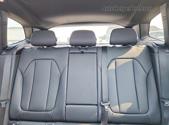 5UXTR9C57KLD98616 2019 BMW X3 Gray Vista de los asientos traseros