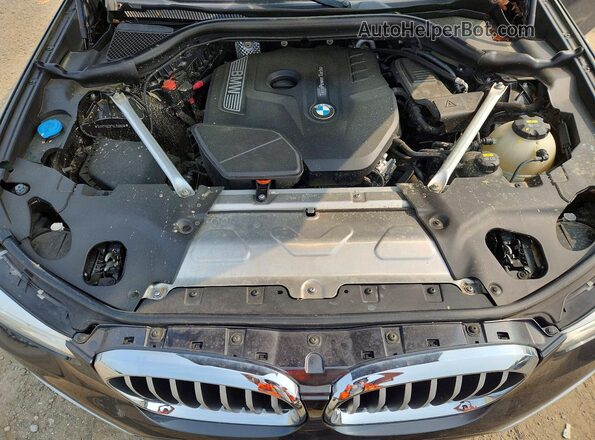 5UXTR9C57KLD98616 2019 BMW X3 Gray Vista del compartimento del motor