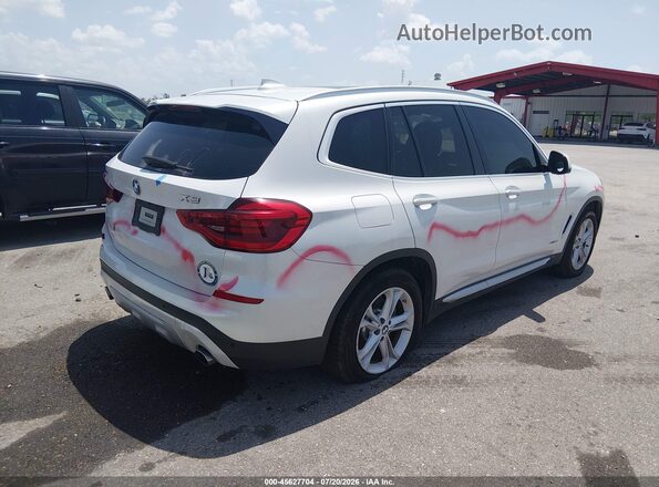 5UXTR9C58JLC78130 2018 BMW X3 White Հետևի աջ