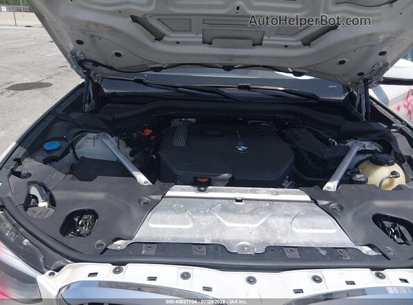5UXTR9C58JLC78130 2018 BMW X3 White Հետևի տեսք