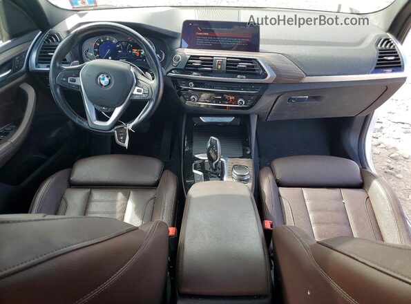 5UXTR9C58JLD69625 2018 BMW X3 White Вид панелі приладів