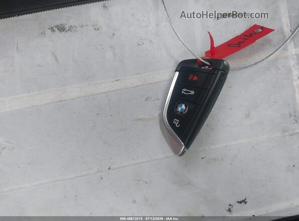 5UXTR9C58KLP83079 2019 BMW X3 White Առջևի վահանակի տեսք