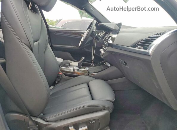 5UXTR9C59JLD73165 2018 BMW X3 Белый Вид салона спереди