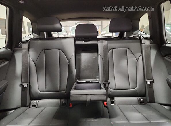 5UXTR9C59KLP96441 2019 BMW X3 White Հետևի նստատեղերի տեսք
