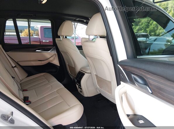 5UXTS1C00M9G26370 2021 BMW X3 White Widok naklejki z numerem VIN