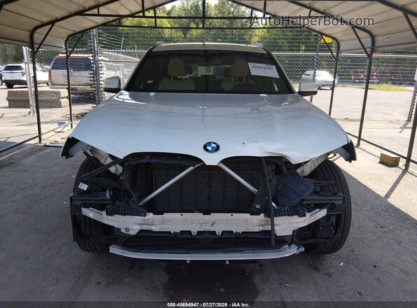 5UXTS1C00M9G26370 2021 BMW X3 White Widok wnętrza z tyłu