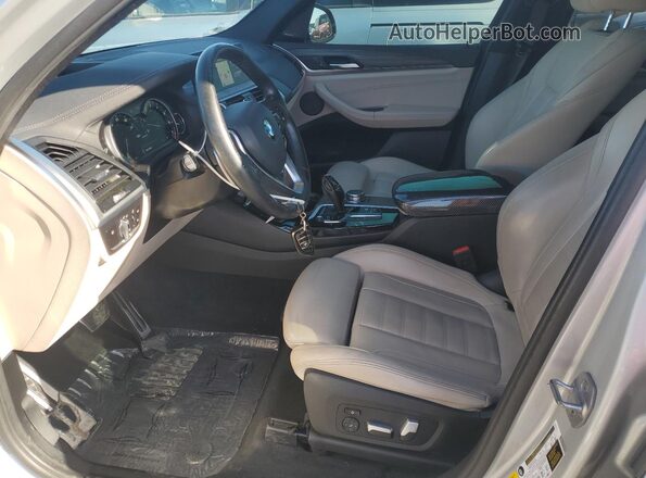 5UXTS3C55J0Z02479 2018 BMW X3 Silver Vista interior delantera