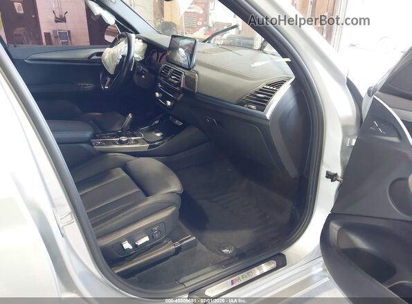 5UXTS3C57J0Y97284 2018 BMW X3 Серебряный Вид салона спереди