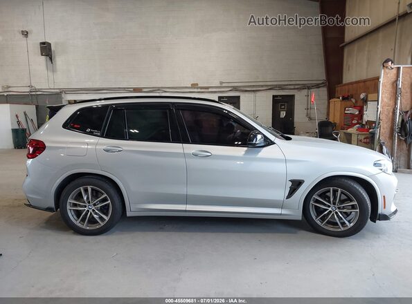 5UXTS3C57J0Y97284 2018 BMW X3 Серебряный Панорамный вид салона 360°