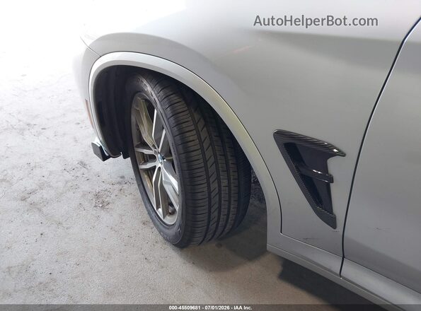 5UXTS3C57J0Y97284 2018 BMW X3 Серебряный Вид спереди