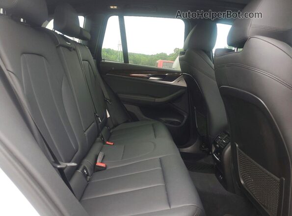 5UXTY3C01M9E33042 2021 BMW X3 White Вид задньої частини салону
