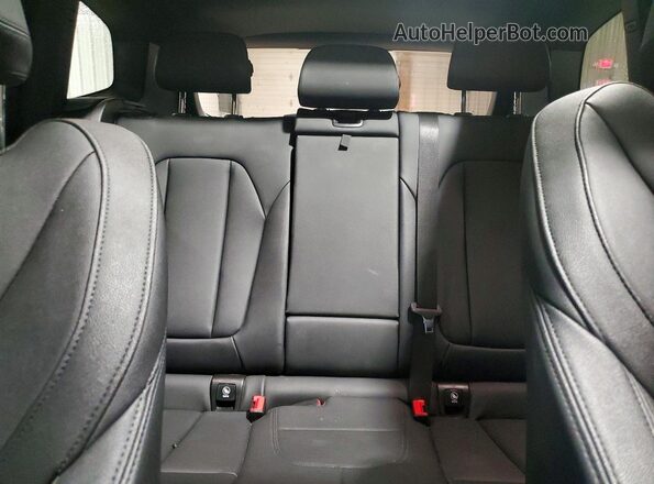 5UXTY3C02M9F52072 2021 BMW X3 Silver Rear seats view