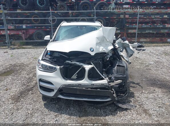5UXTY3C04M9E86589 2021 BMW X3 White Սալոնի հետևի տեսք